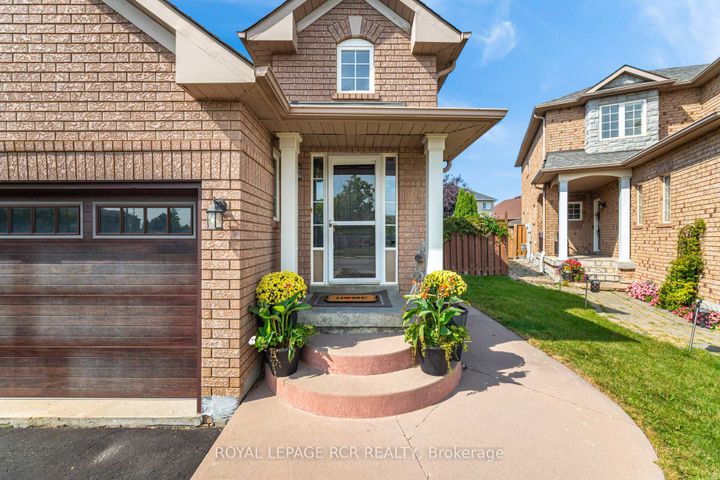 Photo 4 at 119 Sundridge Street, Snelgrove, Brampton