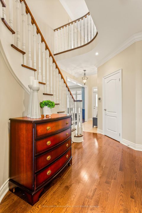 Photo 6 at 2135 Devonshire Crescent, WM Westmount, Oakville