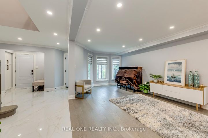 Photo 4 at 6150 Duford Drive, East Credit, Mississauga