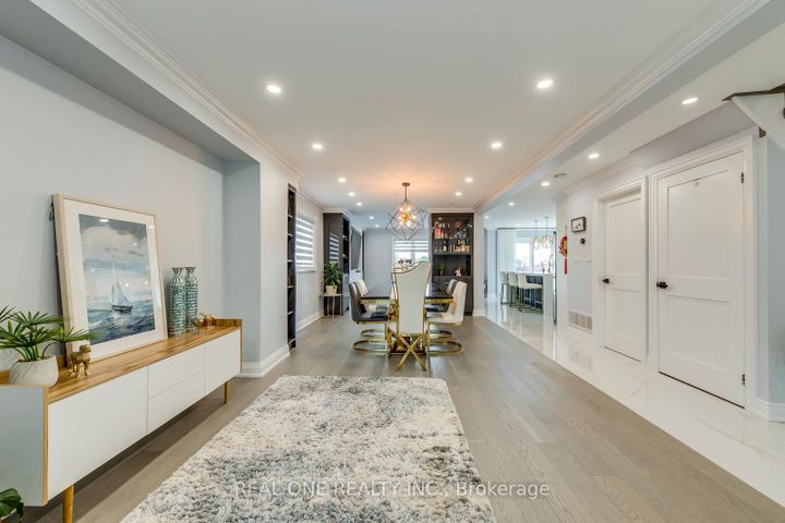 Photo 5 at 6150 Duford Drive, East Credit, Mississauga