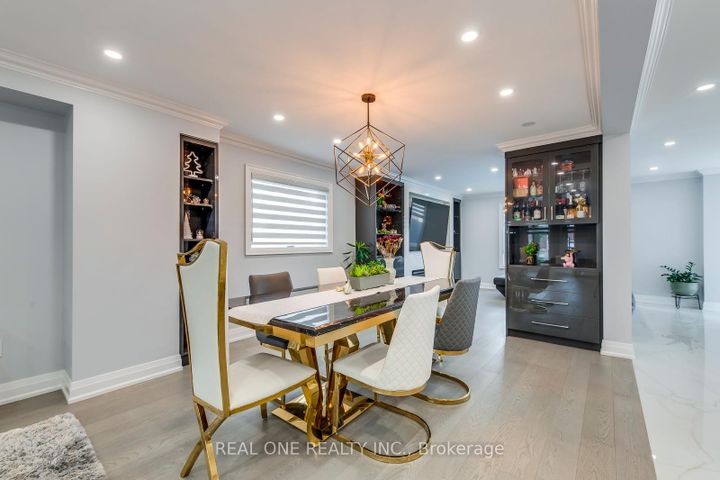 Photo 6 at 6150 Duford Drive, East Credit, Mississauga