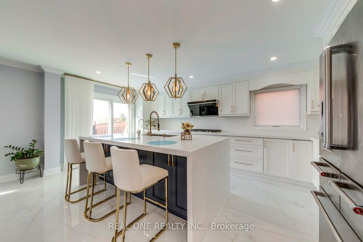 Photo 11 at 6150 Duford Drive, East Credit, Mississauga