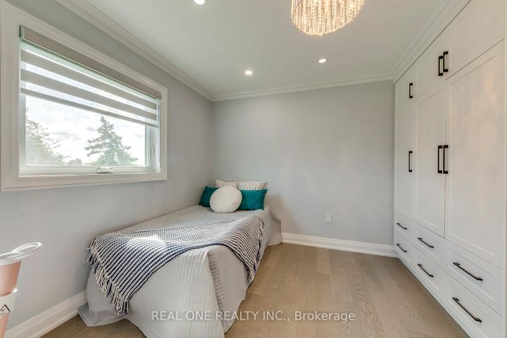 Photo 34 at 6150 Duford Drive, East Credit, Mississauga