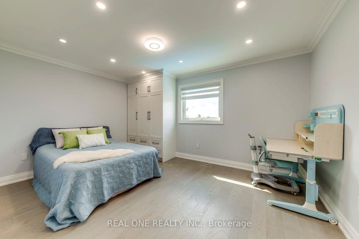Photo 37 at 6150 Duford Drive, East Credit, Mississauga