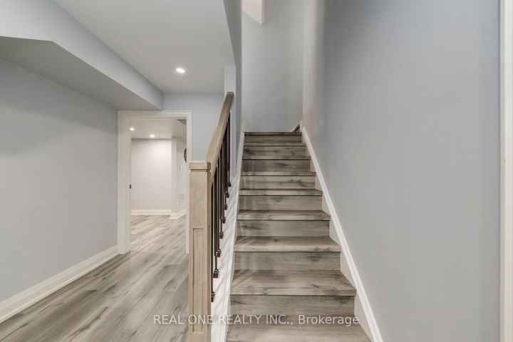 Photo 38 at 6150 Duford Drive, East Credit, Mississauga