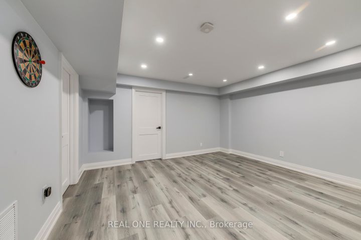 Photo 40 at 6150 Duford Drive, East Credit, Mississauga
