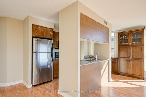 Photo 8 at 308 - 18 Harding Boulevard, Harding, Richmond Hill