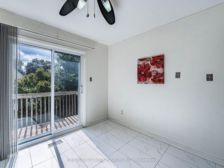 Photo 12 at 425 Elmwood Court, Samac, Oshawa