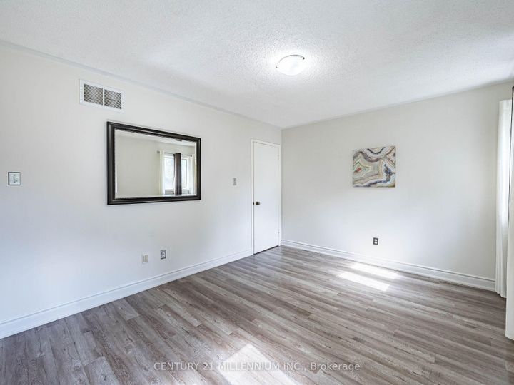 Photo 16 at 425 Elmwood Court, Samac, Oshawa