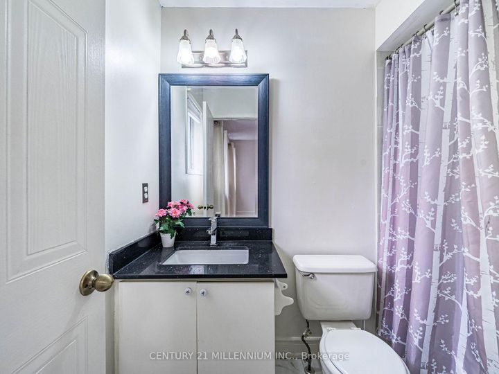 Photo 18 at 425 Elmwood Court, Samac, Oshawa