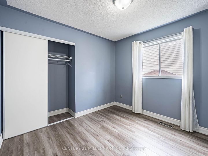 Photo 20 at 425 Elmwood Court, Samac, Oshawa