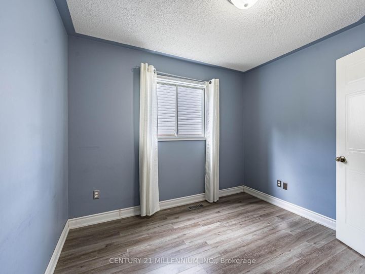 Photo 21 at 425 Elmwood Court, Samac, Oshawa