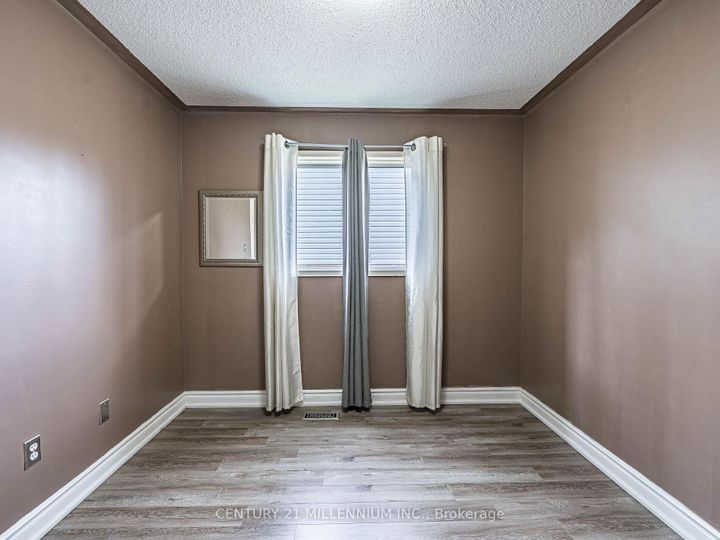 Photo 24 at 425 Elmwood Court, Samac, Oshawa