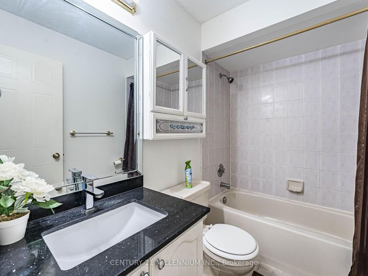Photo 26 at 425 Elmwood Court, Samac, Oshawa