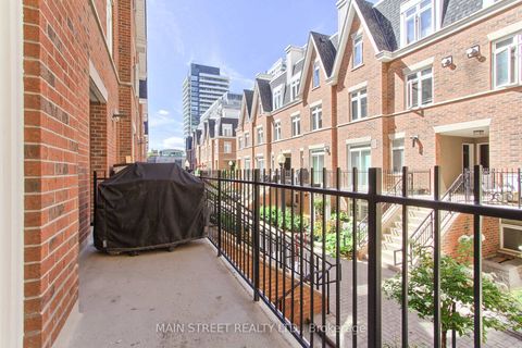 Photo 5 at 25 - 108 Redpath Avenue, Mount Pleasant West, Toronto