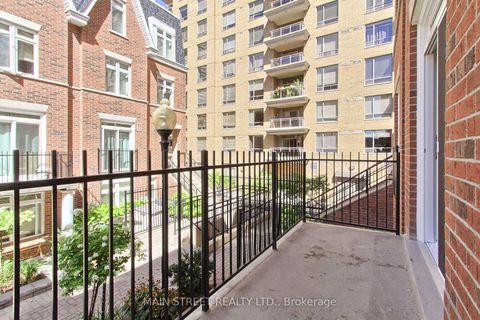 Photo 6 at 25 - 108 Redpath Avenue, Mount Pleasant West, Toronto