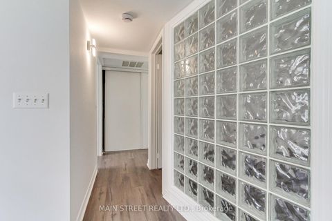 Photo 12 at 25 - 108 Redpath Avenue, Mount Pleasant West, Toronto
