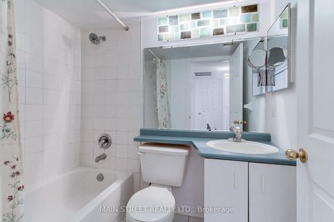 Photo 13 at 25 - 108 Redpath Avenue, Mount Pleasant West, Toronto