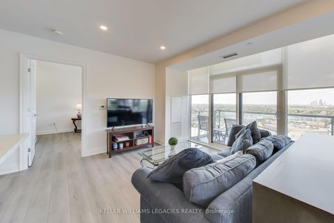 Photo 3 at 1405 - 10 Gatineau Drive, Beverley Glen, Vaughan
