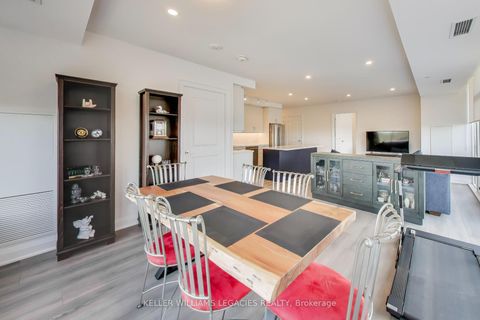 Photo 7 at 1405 - 10 Gatineau Drive, Beverley Glen, Vaughan