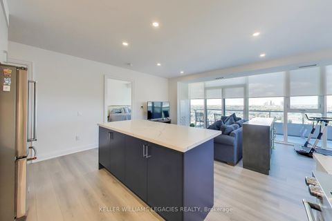Photo 11 at 1405 - 10 Gatineau Drive, Beverley Glen, Vaughan