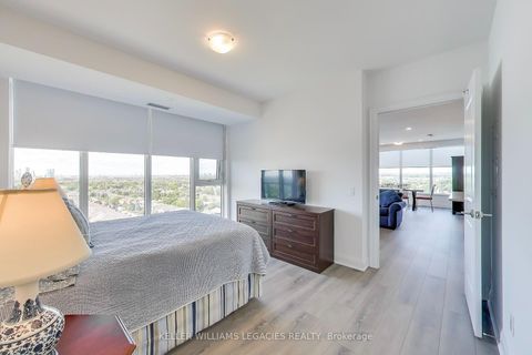 Photo 14 at 1405 - 10 Gatineau Drive, Beverley Glen, Vaughan