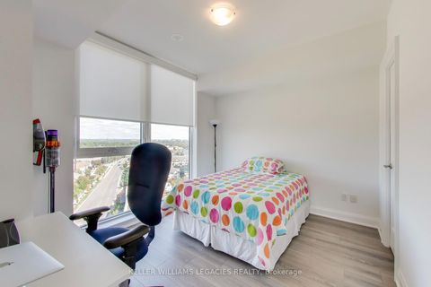 Photo 18 at 1405 - 10 Gatineau Drive, Beverley Glen, Vaughan