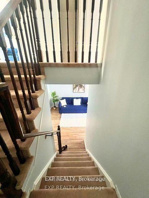 Photo 6 at 1523 Glenbourne Drive, Pinecrest, Oshawa