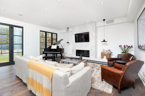 Photo 6 at 28 Forest Ridge Drive, Forest Hill North, Toronto