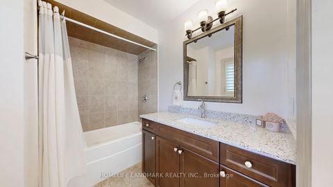 Photo 29 at 90 Offord Crescent, Bayview Southeast, Aurora