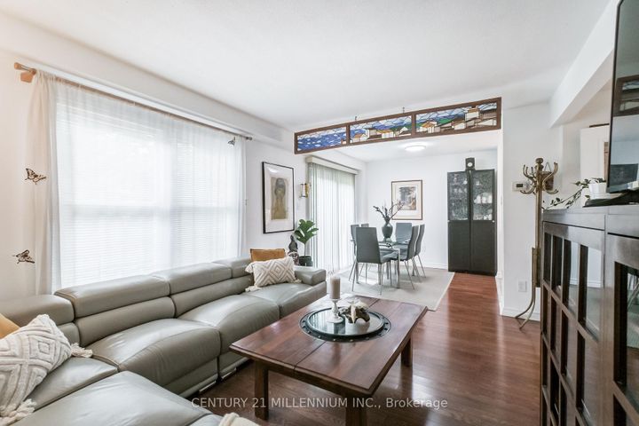 Photo 13 at 6959 Cadiz Crescent, Meadowvale, Mississauga
