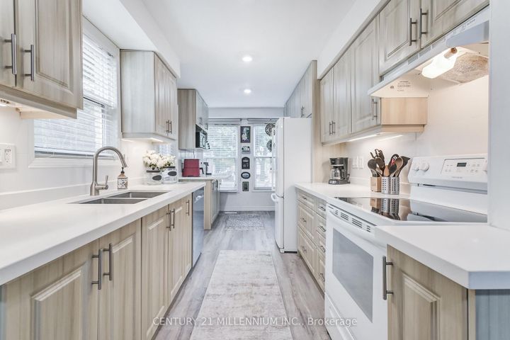 Photo 17 at 6959 Cadiz Crescent, Meadowvale, Mississauga