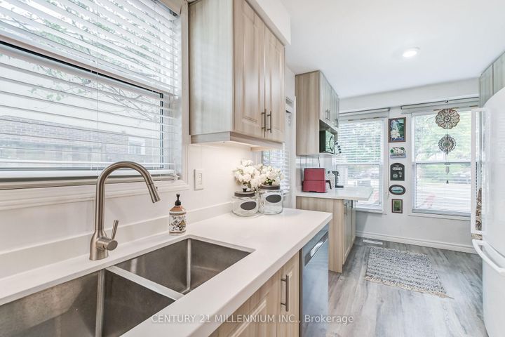 Photo 18 at 6959 Cadiz Crescent, Meadowvale, Mississauga