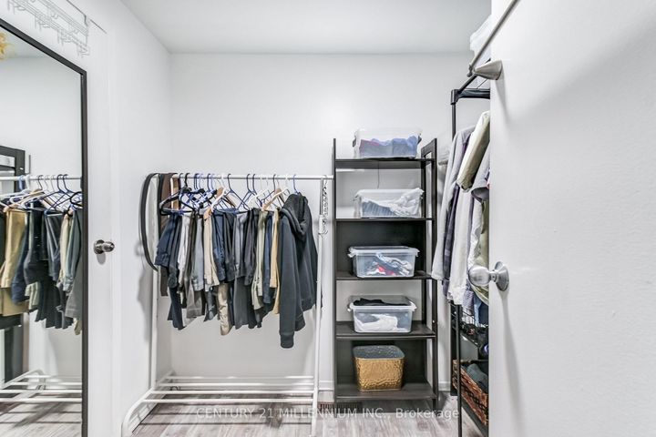 Photo 27 at 6959 Cadiz Crescent, Meadowvale, Mississauga