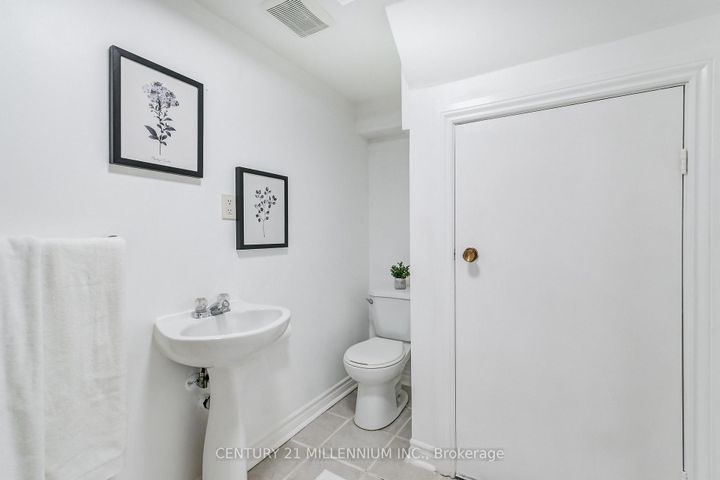 Photo 38 at 6959 Cadiz Crescent, Meadowvale, Mississauga