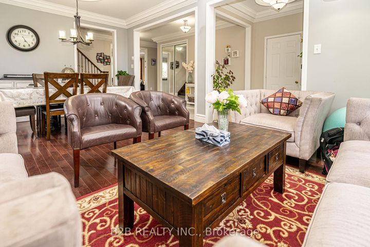Photo 6 at 12 Valleywest Road, Vales of Castlemore, Brampton