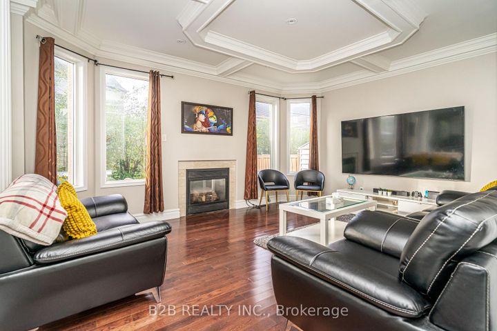 Photo 10 at 12 Valleywest Road, Vales of Castlemore, Brampton