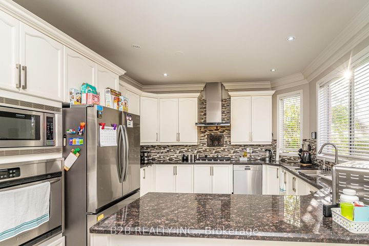 Photo 14 at 12 Valleywest Road, Vales of Castlemore, Brampton