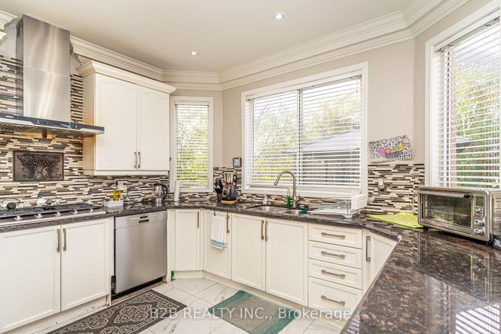Photo 15 at 12 Valleywest Road, Vales of Castlemore, Brampton