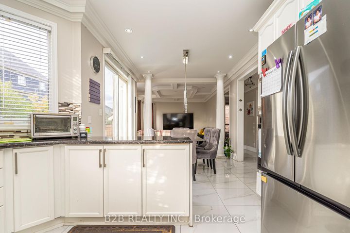 Photo 18 at 12 Valleywest Road, Vales of Castlemore, Brampton