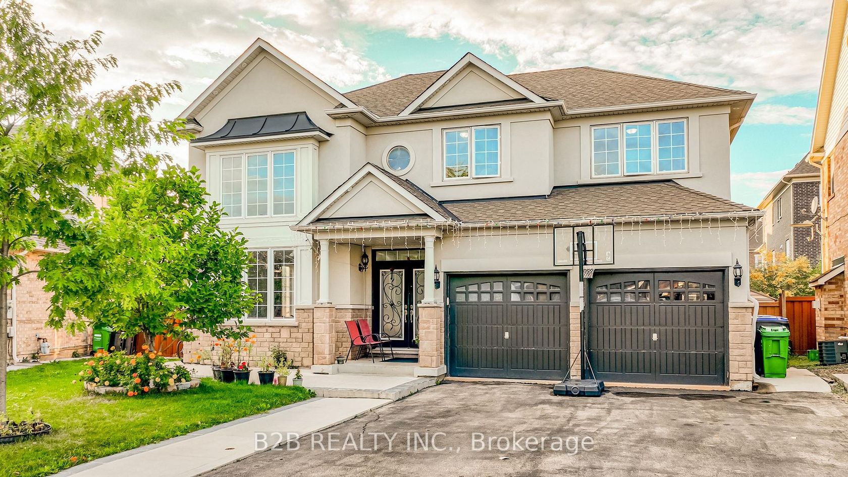 12 Valleywest Road, Vales of Castlemore, Brampton 2