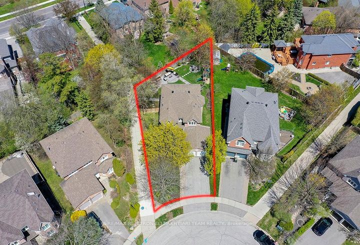 Photo 2 at 353 Meegan Court, Summerhill Estates, Newmarket