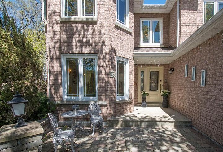 Photo 4 at 353 Meegan Court, Summerhill Estates, Newmarket