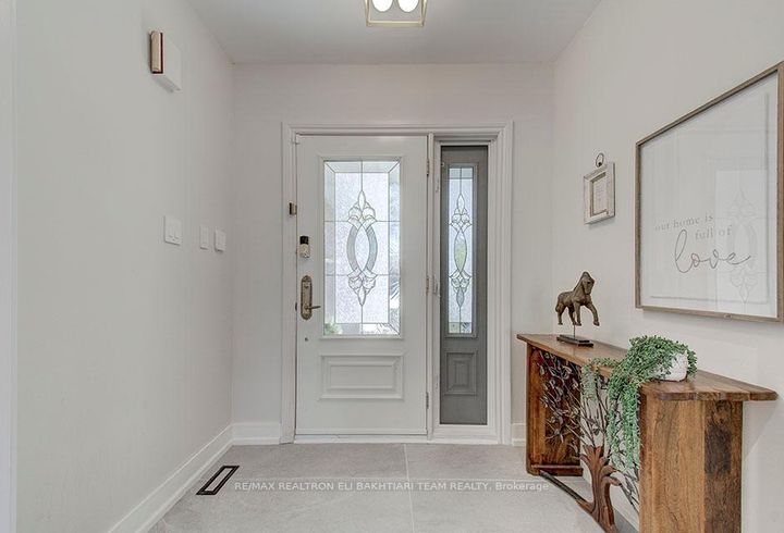 Photo 5 at 353 Meegan Court, Summerhill Estates, Newmarket