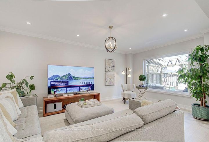 Photo 9 at 353 Meegan Court, Summerhill Estates, Newmarket