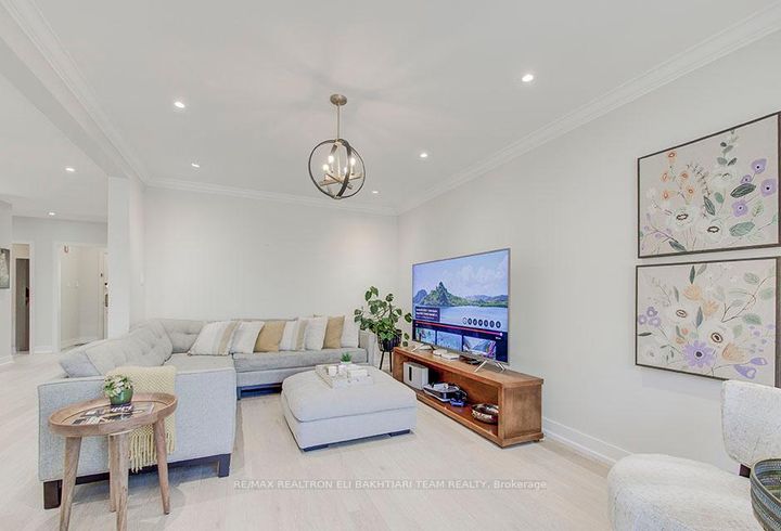 Photo 10 at 353 Meegan Court, Summerhill Estates, Newmarket