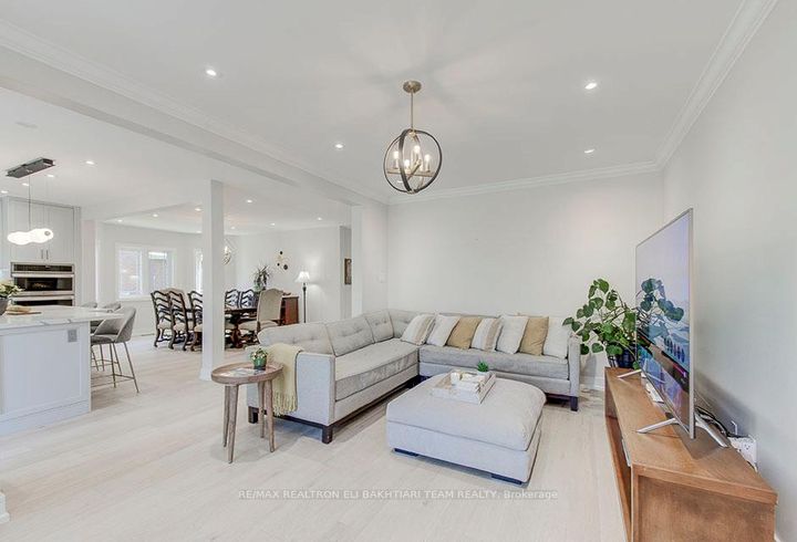 Photo 11 at 353 Meegan Court, Summerhill Estates, Newmarket