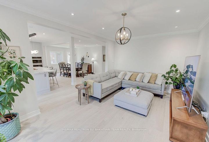 Photo 12 at 353 Meegan Court, Summerhill Estates, Newmarket