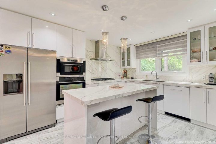 Photo 8 at 1 Donmac Drive, Don Mills, Toronto