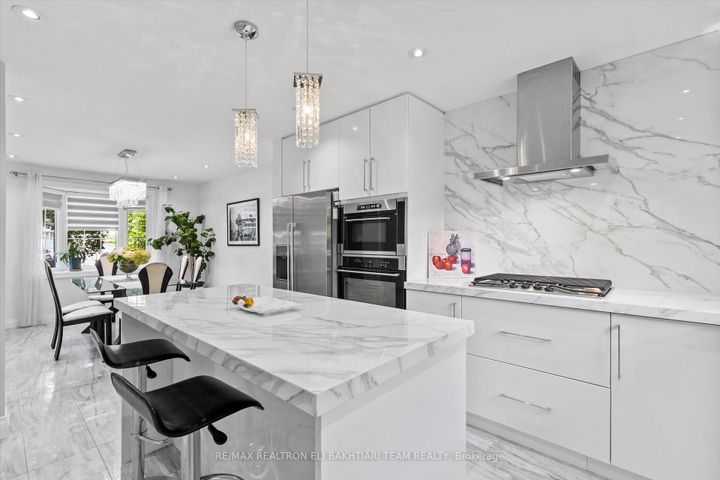 Photo 10 at 1 Donmac Drive, Don Mills, Toronto